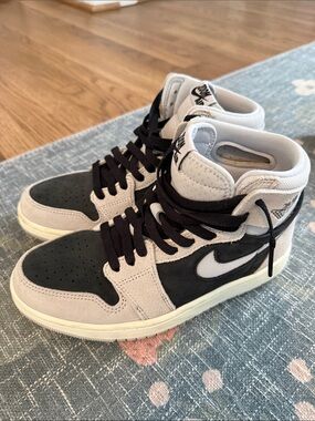 Nike Air Jordan 1 High Top Sneakers - Black & Light Gray